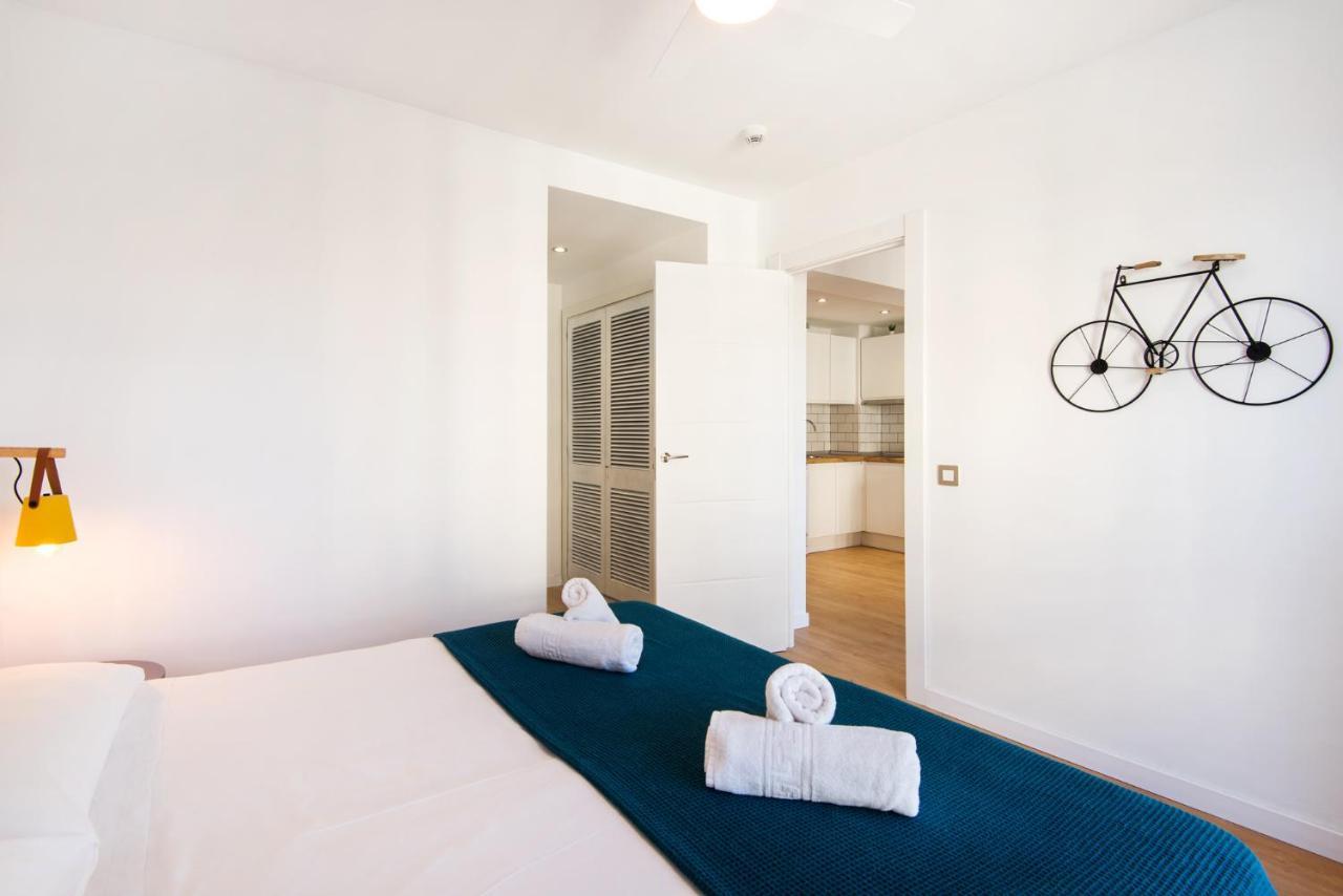 Aloha Puerto Private Apartment 1St Line Carihuela Beach Torremolinos Buitenkant foto