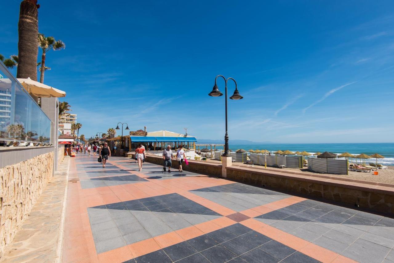 Aloha Puerto Private Apartment 1St Line Carihuela Beach Torremolinos Buitenkant foto