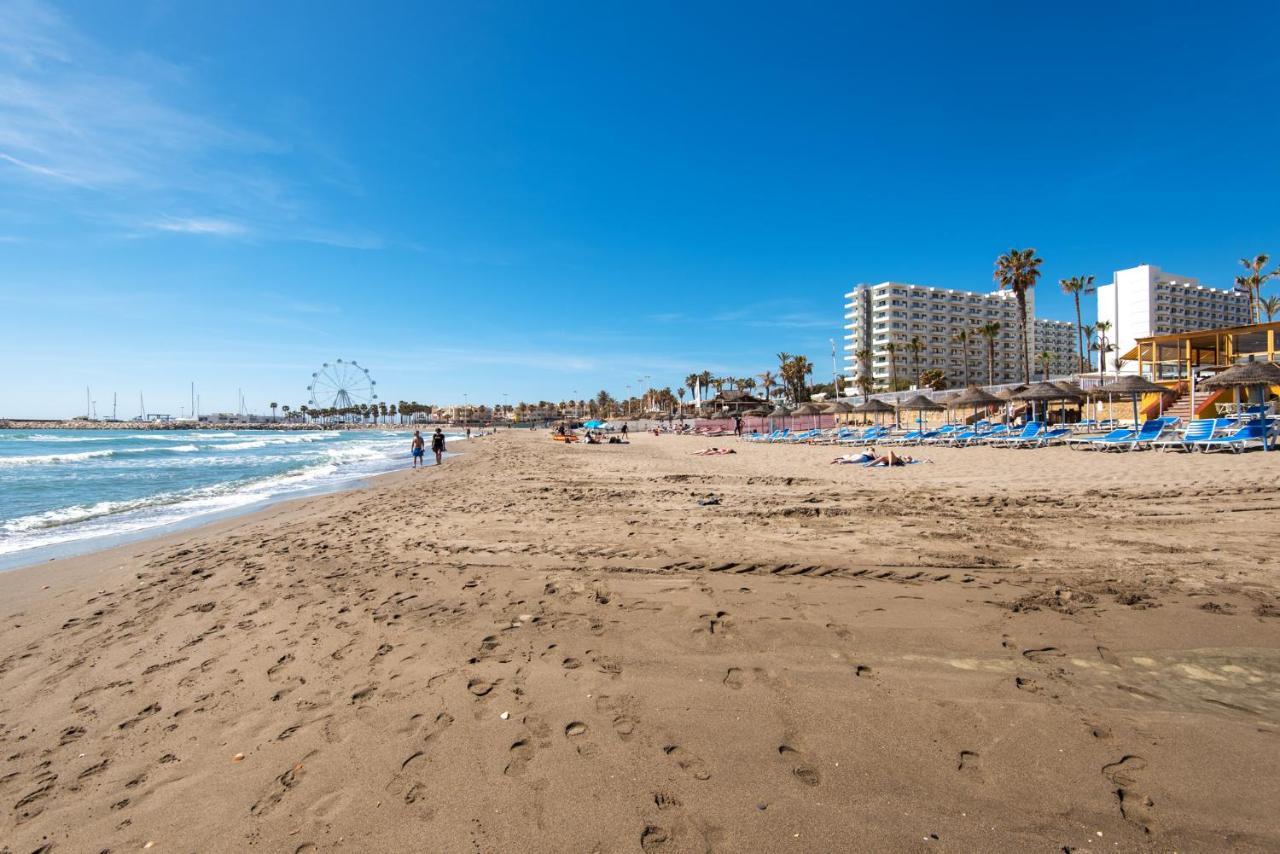 Aloha Puerto Private Apartment 1St Line Carihuela Beach Torremolinos Buitenkant foto