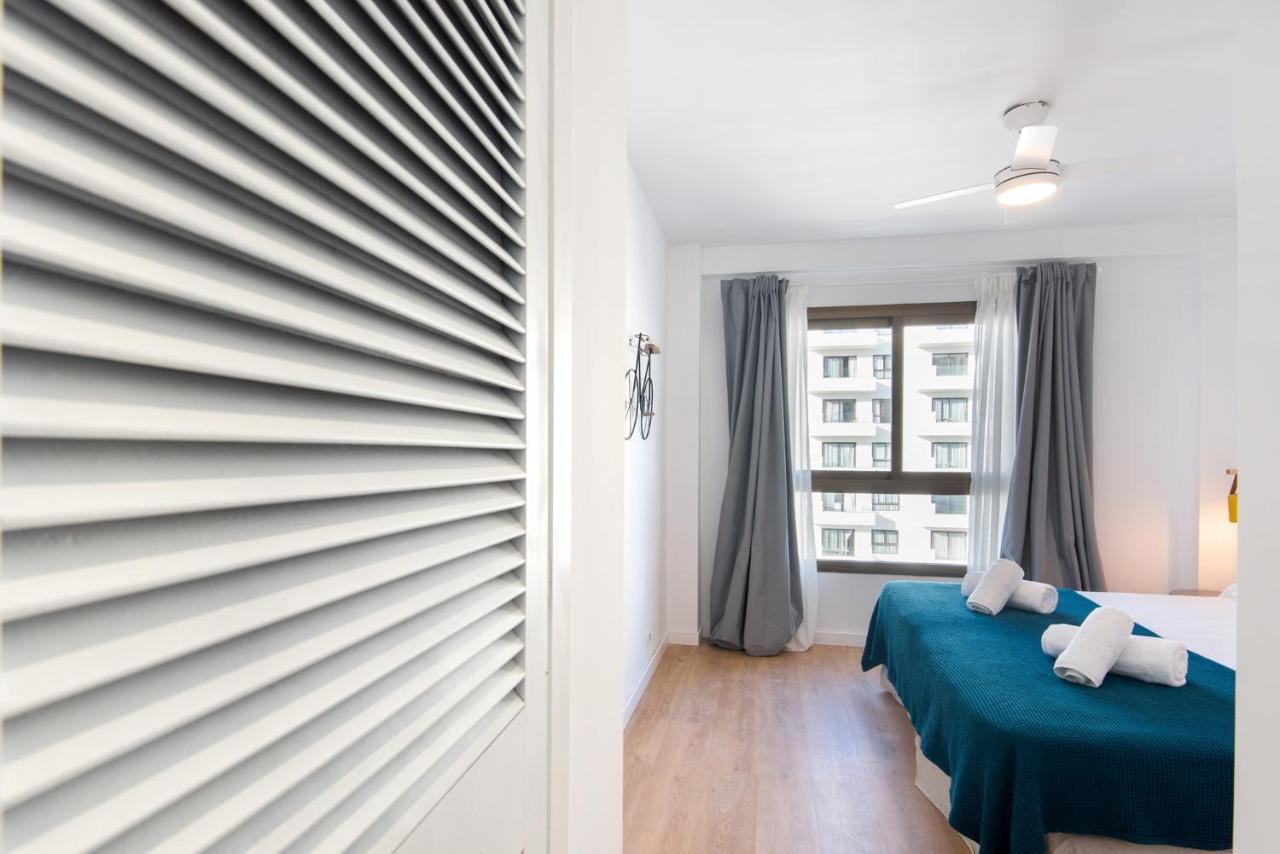 Aloha Puerto Private Apartment 1St Line Carihuela Beach Torremolinos Buitenkant foto