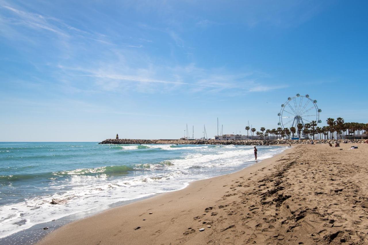 Aloha Puerto Private Apartment 1St Line Carihuela Beach Torremolinos Buitenkant foto