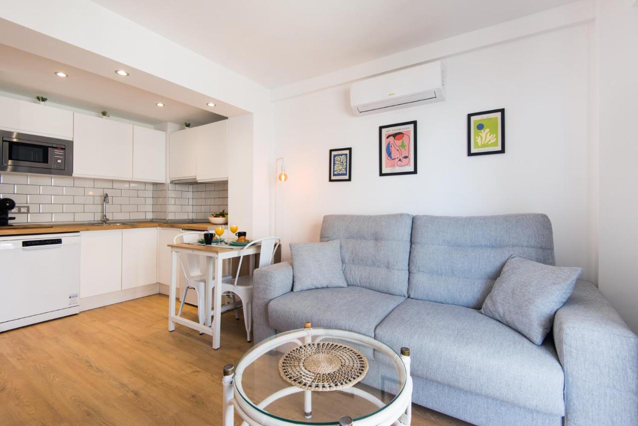 Aloha Puerto Private Apartment 1St Line Carihuela Beach Torremolinos Buitenkant foto