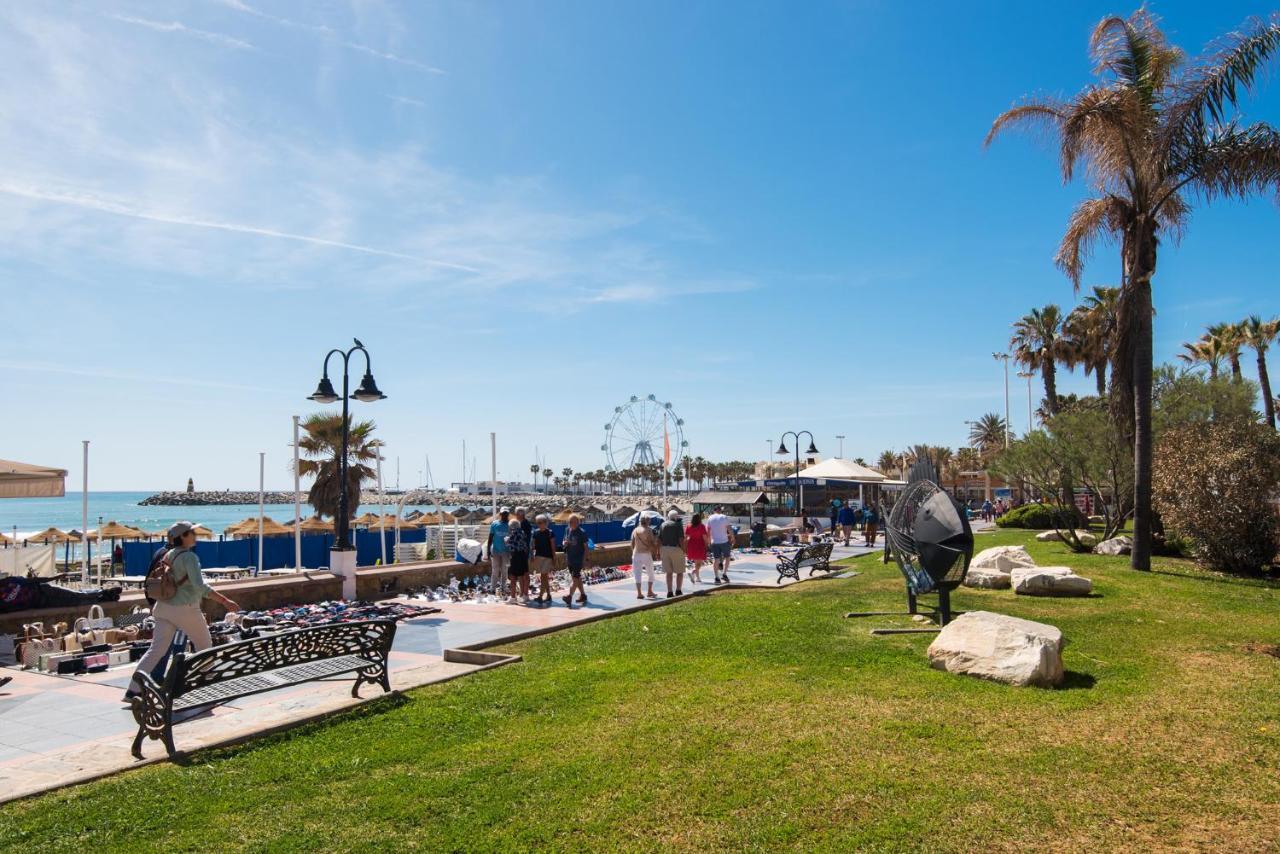 Aloha Puerto Private Apartment 1St Line Carihuela Beach Torremolinos Buitenkant foto