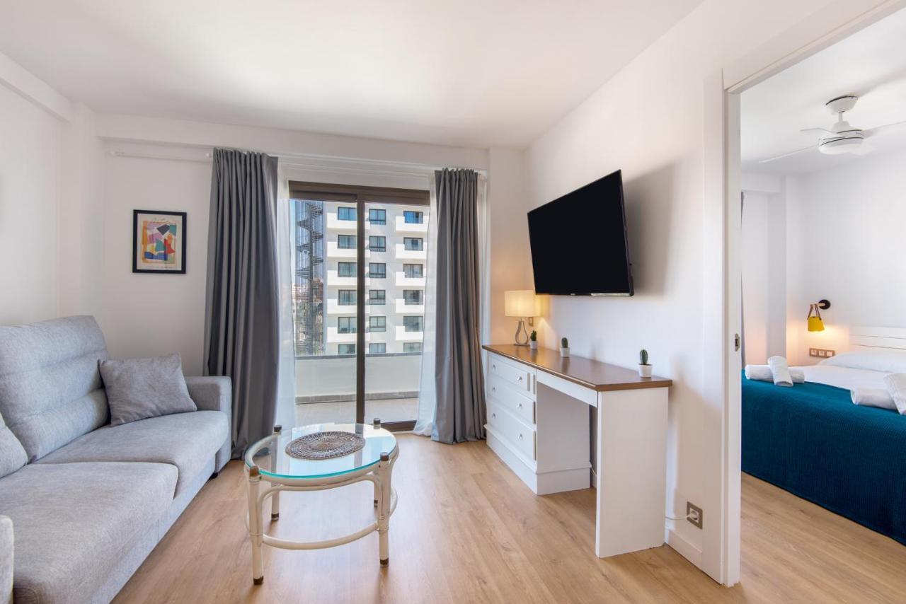 Aloha Puerto Private Apartment 1St Line Carihuela Beach Torremolinos Buitenkant foto