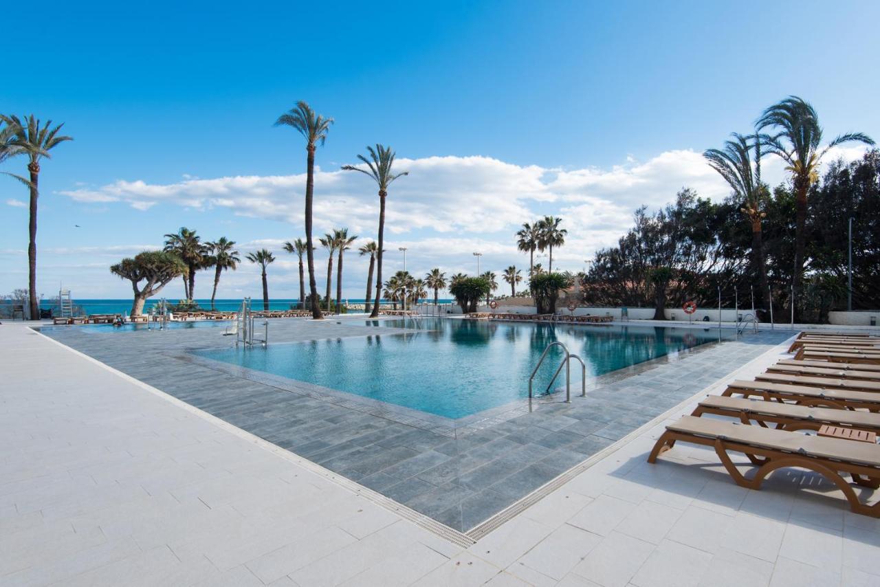 Aloha Puerto Private Apartment 1St Line Carihuela Beach Torremolinos Buitenkant foto